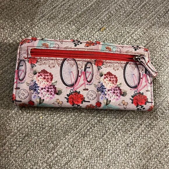 Gorgeous spring inspired unbranded wallet - Picture 1 of 5